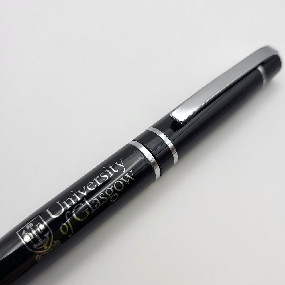 University Classic Black Pen - Detail